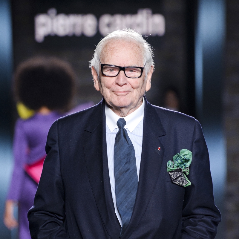 Pierre Cardin créateur de mode et parfumeur.